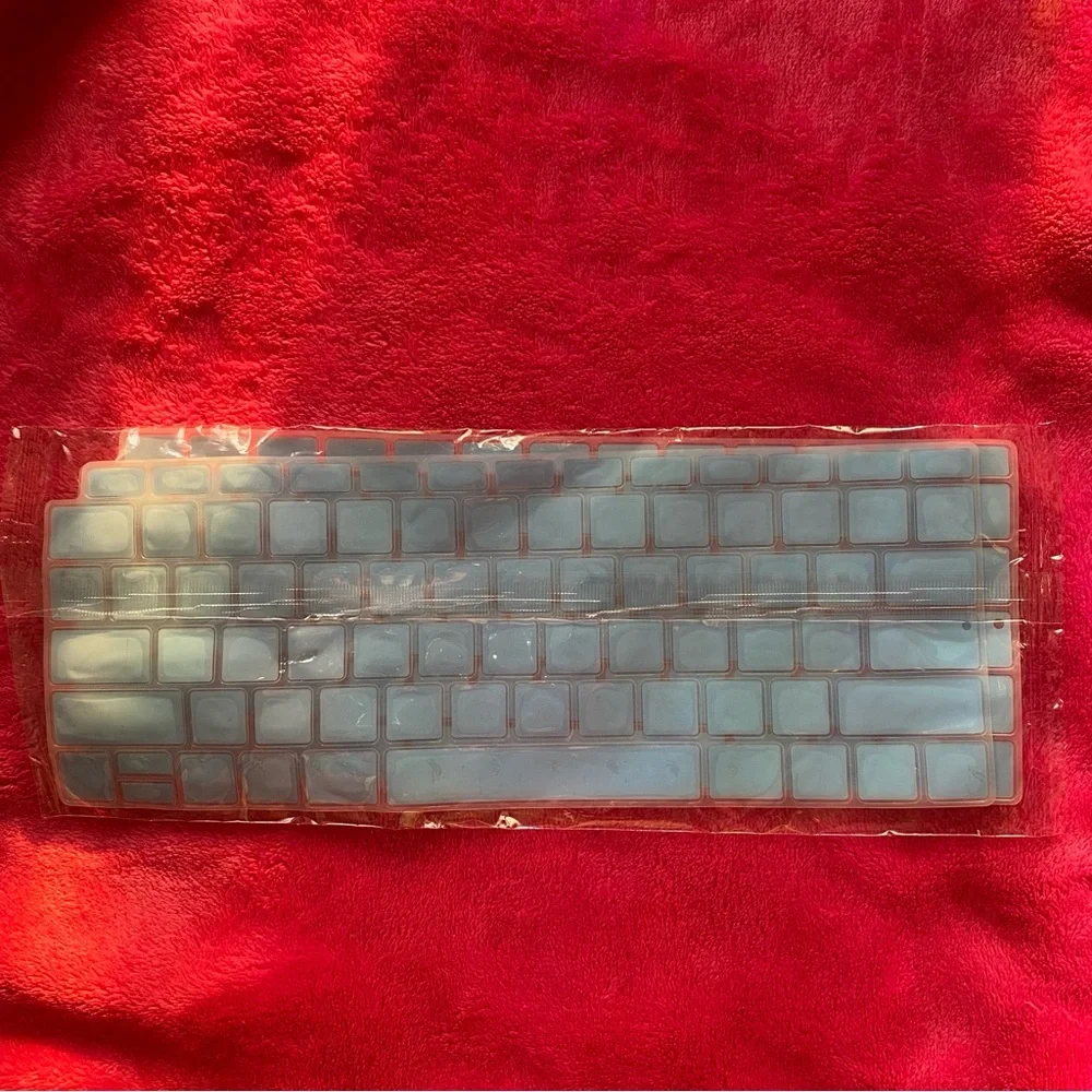 NWT Apple MacBook Pro Keyboard Cover x2 in Light Blue - Picture 4 of 4